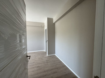 Interior 4