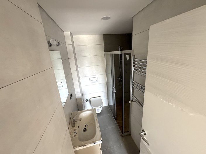 Image No.24-4 Bed Apartment for sale