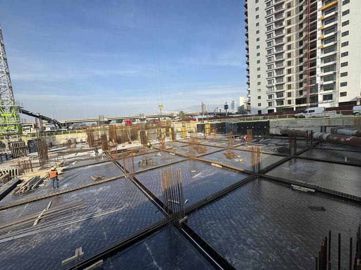 Image No.35-5 Bed Apartment for sale