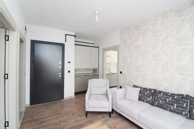 Interior 5