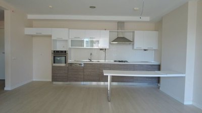 Interior 8