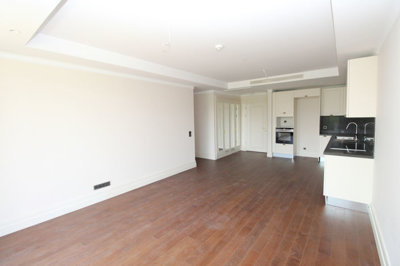 Interior 4