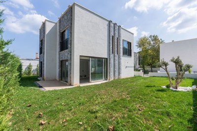 Exterior 3