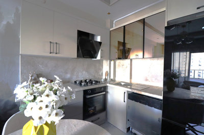 Interior 4