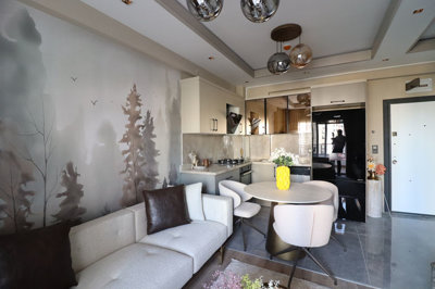 Interior 6
