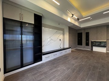 Interior 6