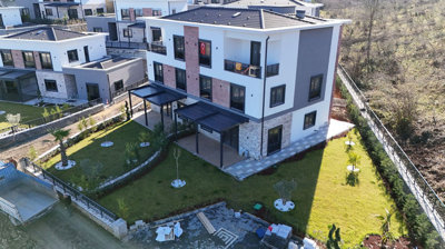 Exterior 3