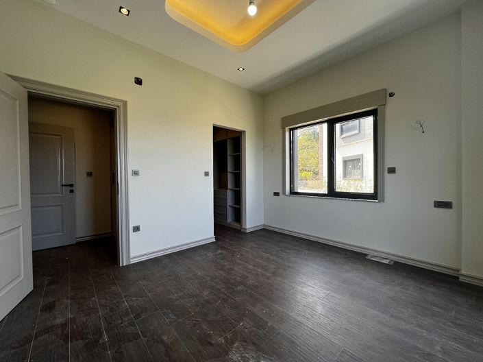 Image No.18-5 Bed House/Villa for sale