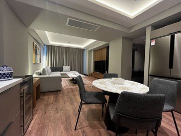 Interior 4