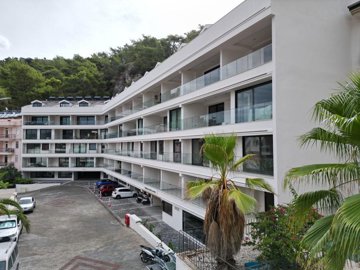 Exterior 3