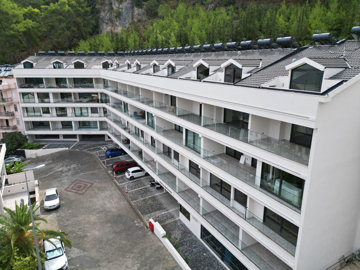 Exterior 4