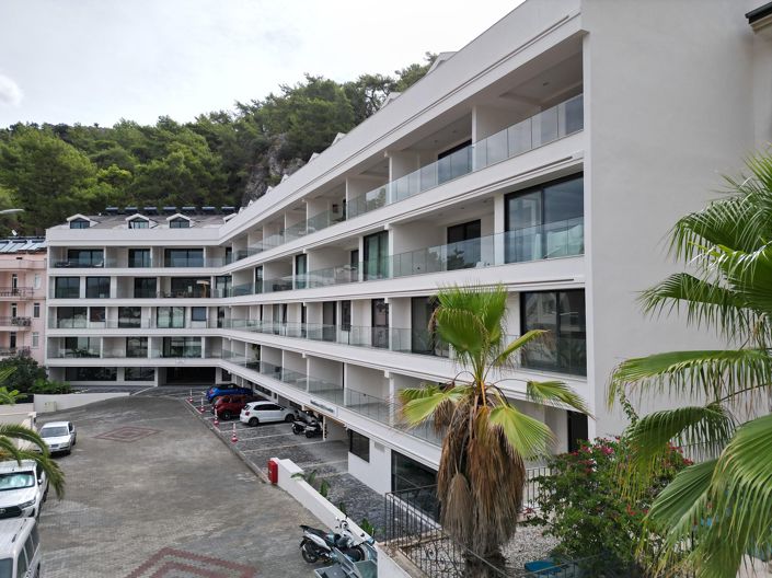 Image No.1-4 Bed Apartment for sale