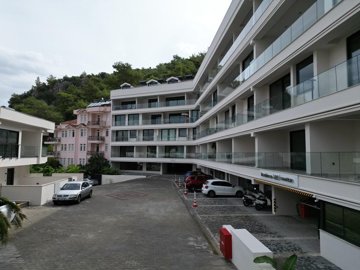Exterior 8