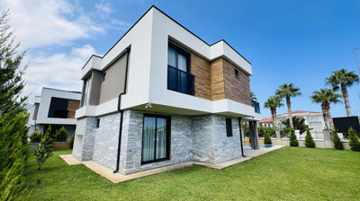 Exterior 4