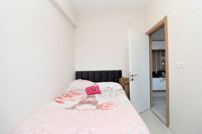 Interior 8