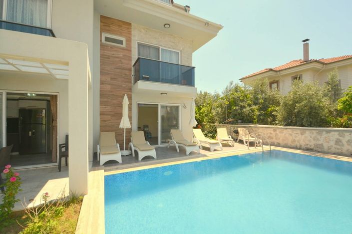Image No.2-4 Bed House/Villa for sale