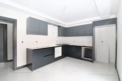 Interior 6