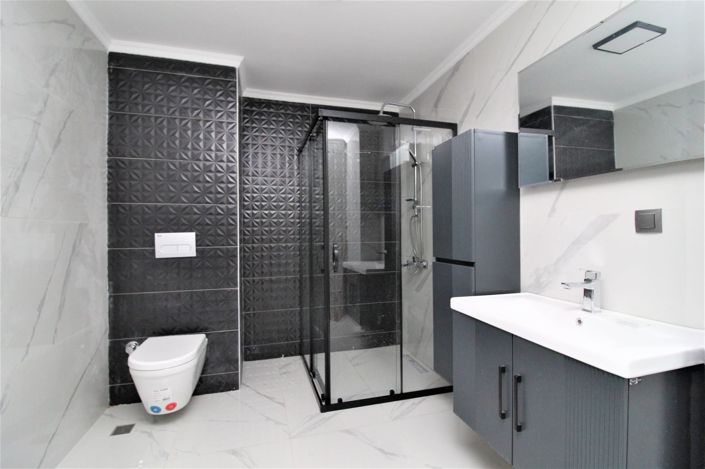 Image No.13-5 Bed Apartment for sale