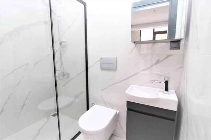 Image No.23-5 Bed Apartment for sale