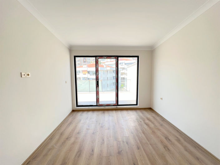 Image No.10-3 Bed Apartment for sale