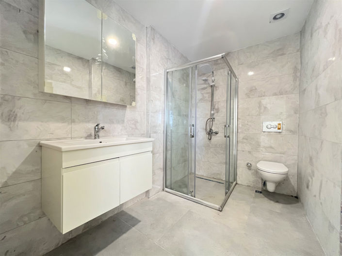 Image No.12-3 Bed Apartment for sale