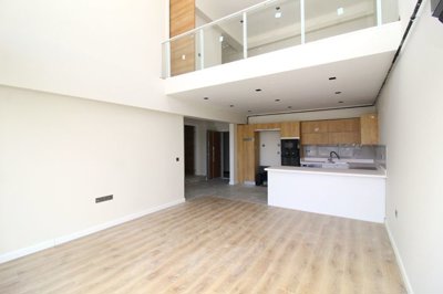 Interior 8
