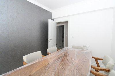 Interior 8