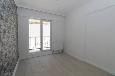 Interior 10