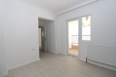 Interior 5