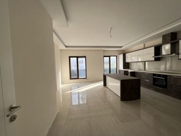 Interior 6