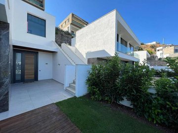 Exterior 6