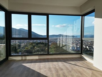 Interior 6