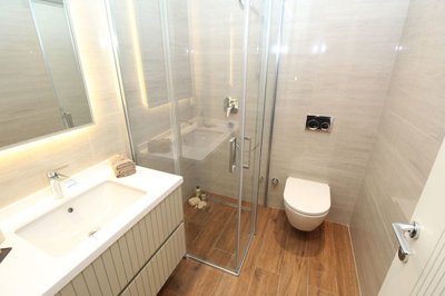 Interior 7
