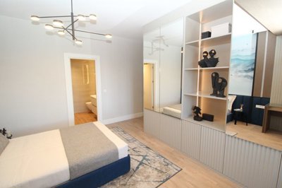 Interior 5