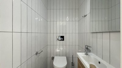 Interior 11