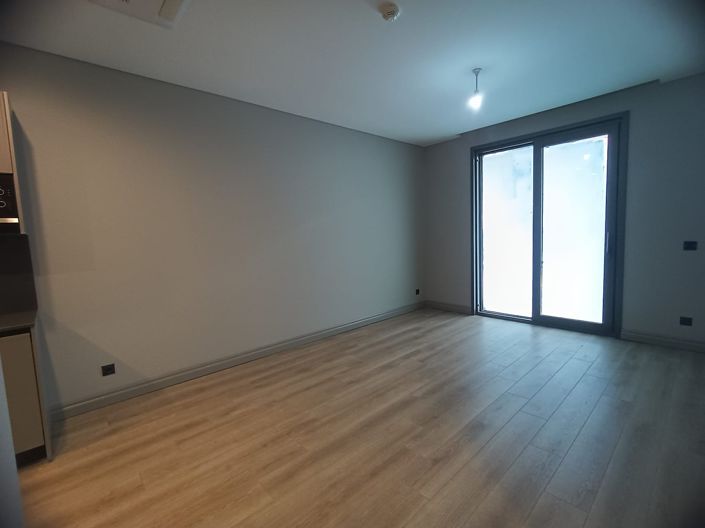 Image No.16-5 Bed Apartment for sale