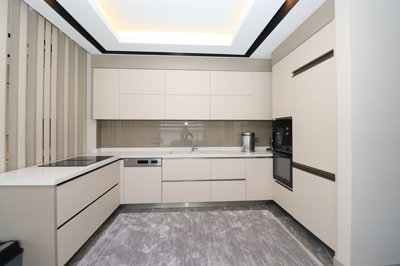 Interior 4