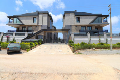 Exterior 3