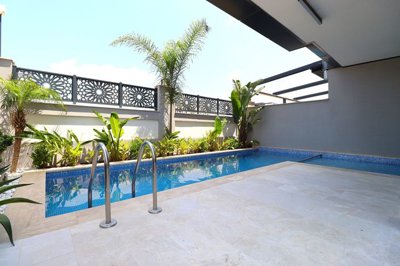 Exterior 6
