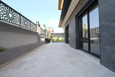 Exterior 8