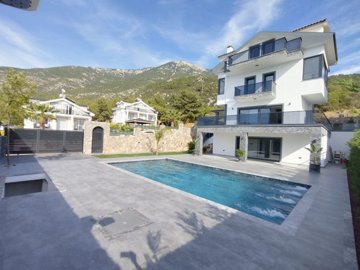 Exterior 1