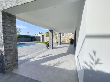 Exterior 14