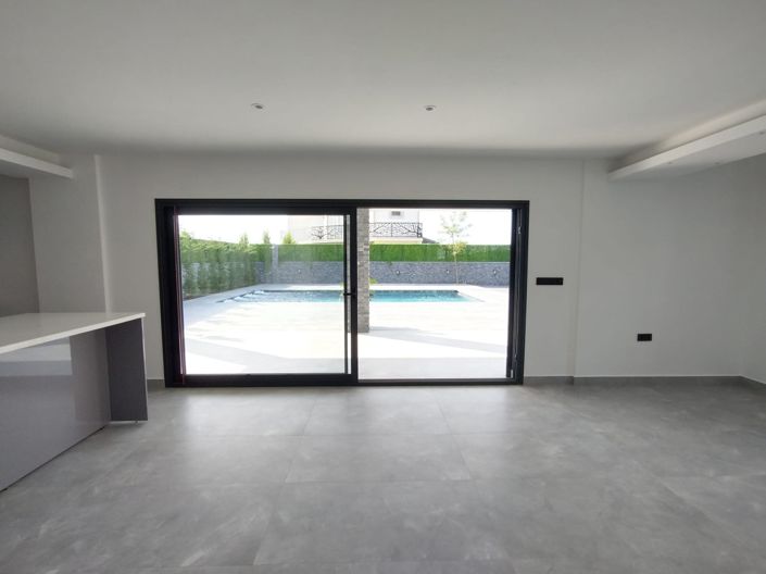 Image No.19-4 Bed House/Villa for sale