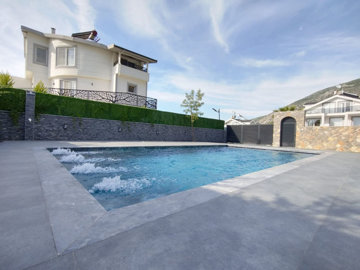 Exterior 6