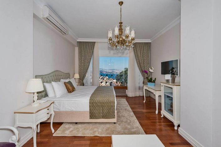 Image No.7-10 Bed Commercial for sale