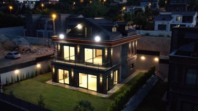 Exterior 4