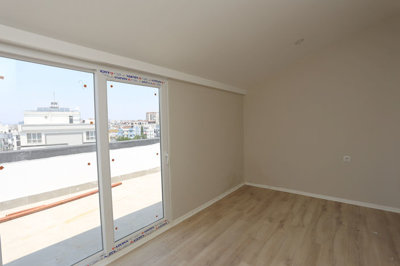 Interior 7
