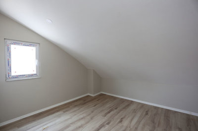 Interior 8