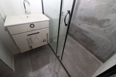 Interior 8