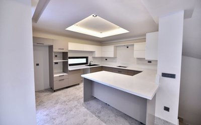 Interior 4